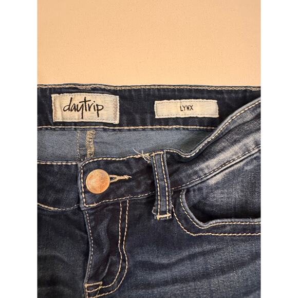 Daytrip Lynx Dark Wash Skinny Jeans Size 25S Women's Denim Stretch - Picture 2 of 5
